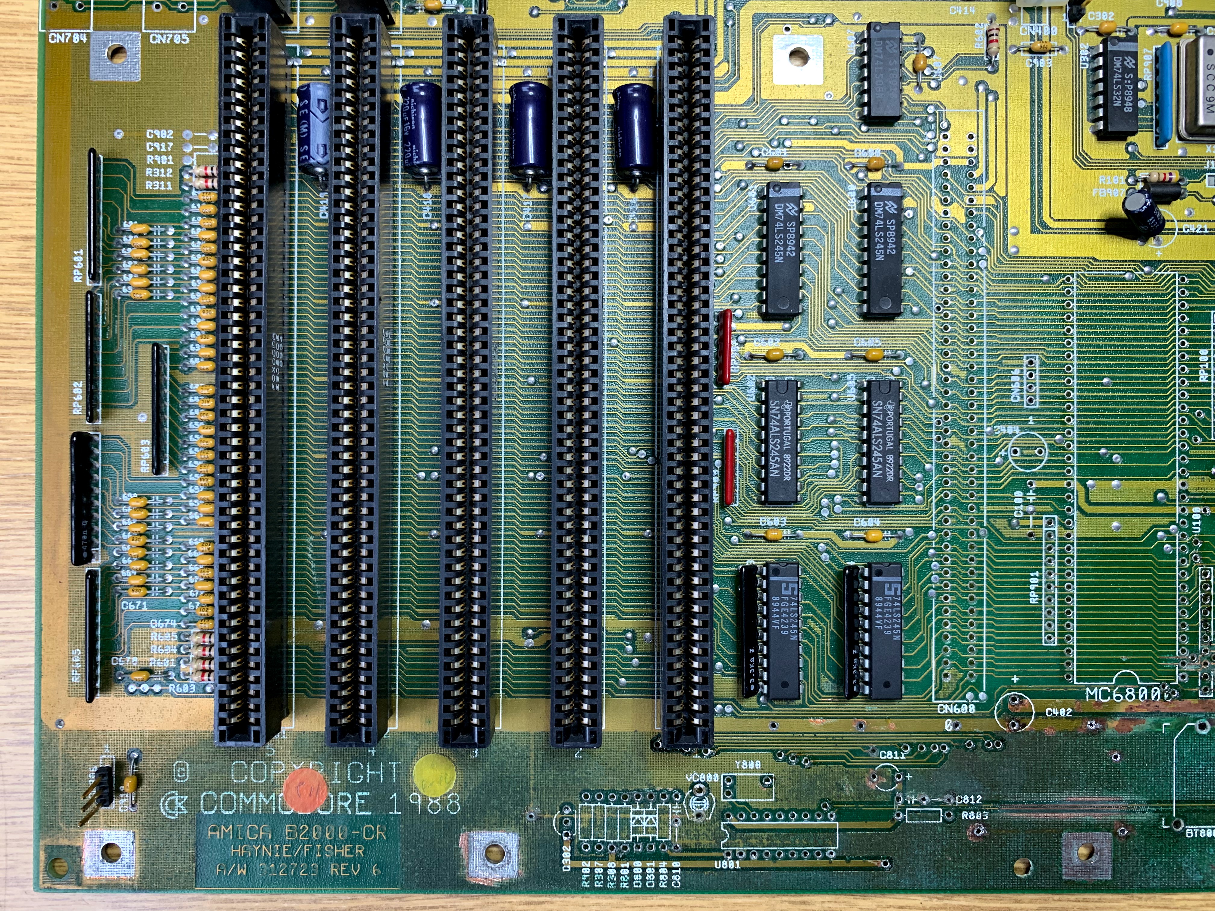 Amiga REV6 2 front left topside desoldered.jpg