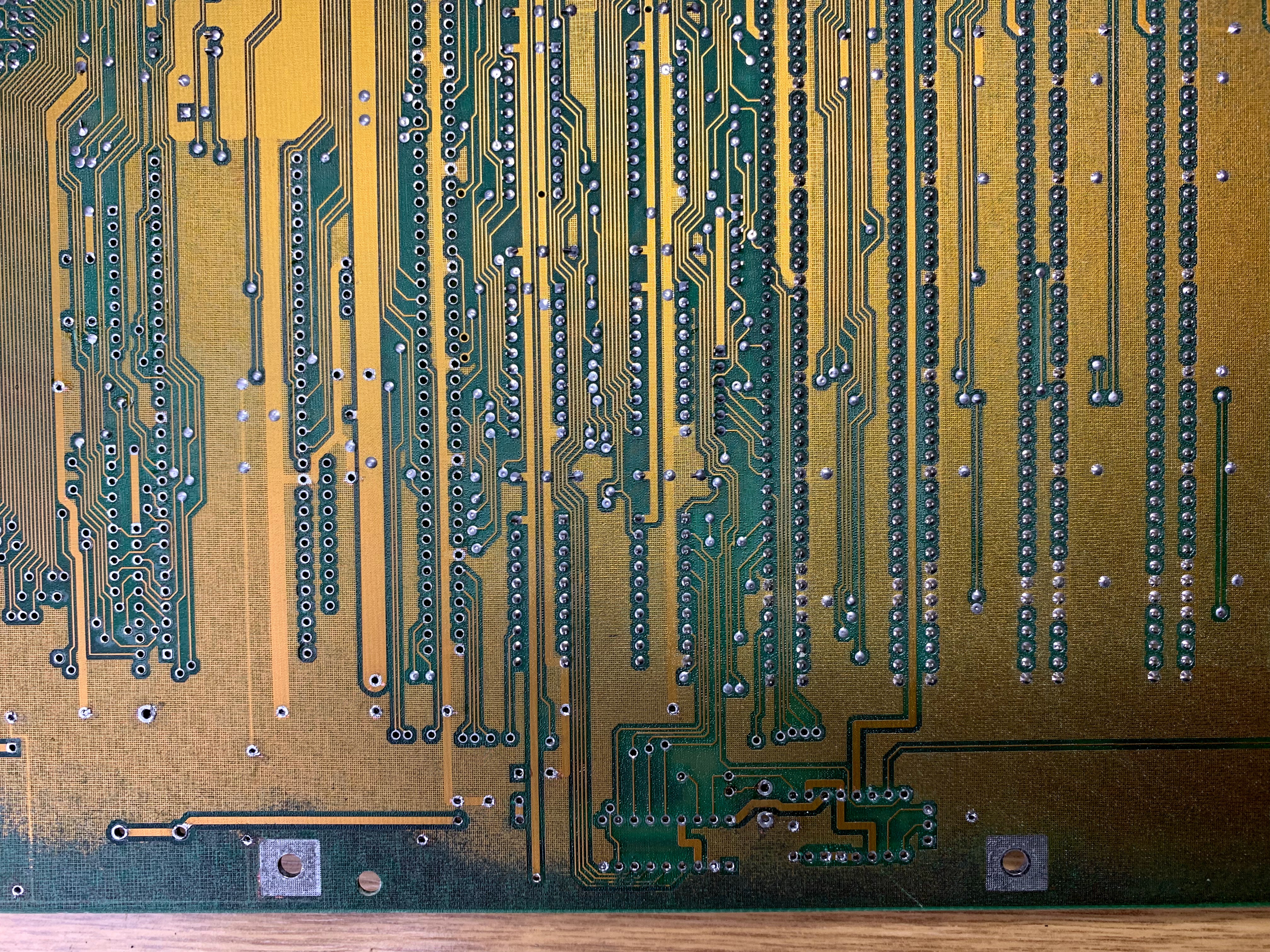 Amiga REV6 2 front middle solderside desoldered.jpg